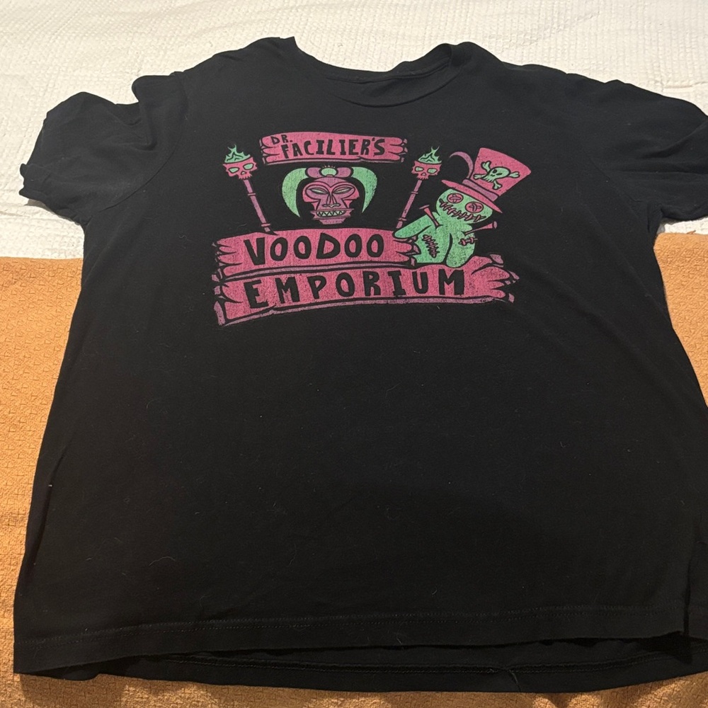Disney Men Dr Faciliers Voodoo Emporium shirt